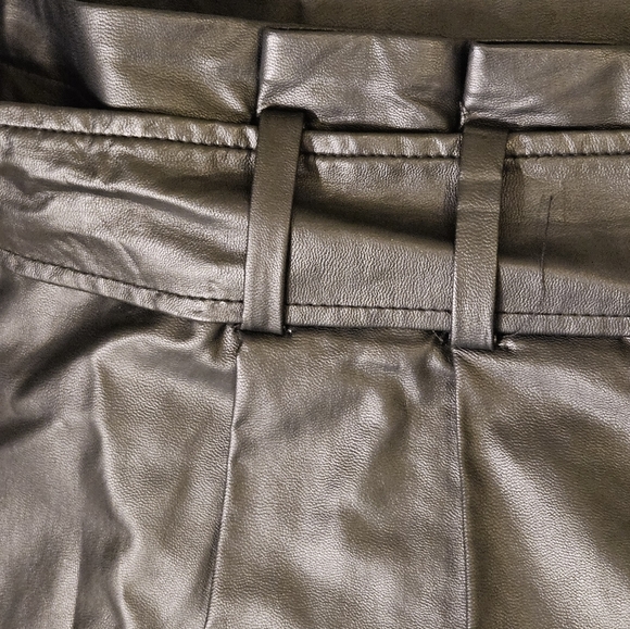 NWT Elizabeth & James Faux Leather Shorts - Picture 5 of 11